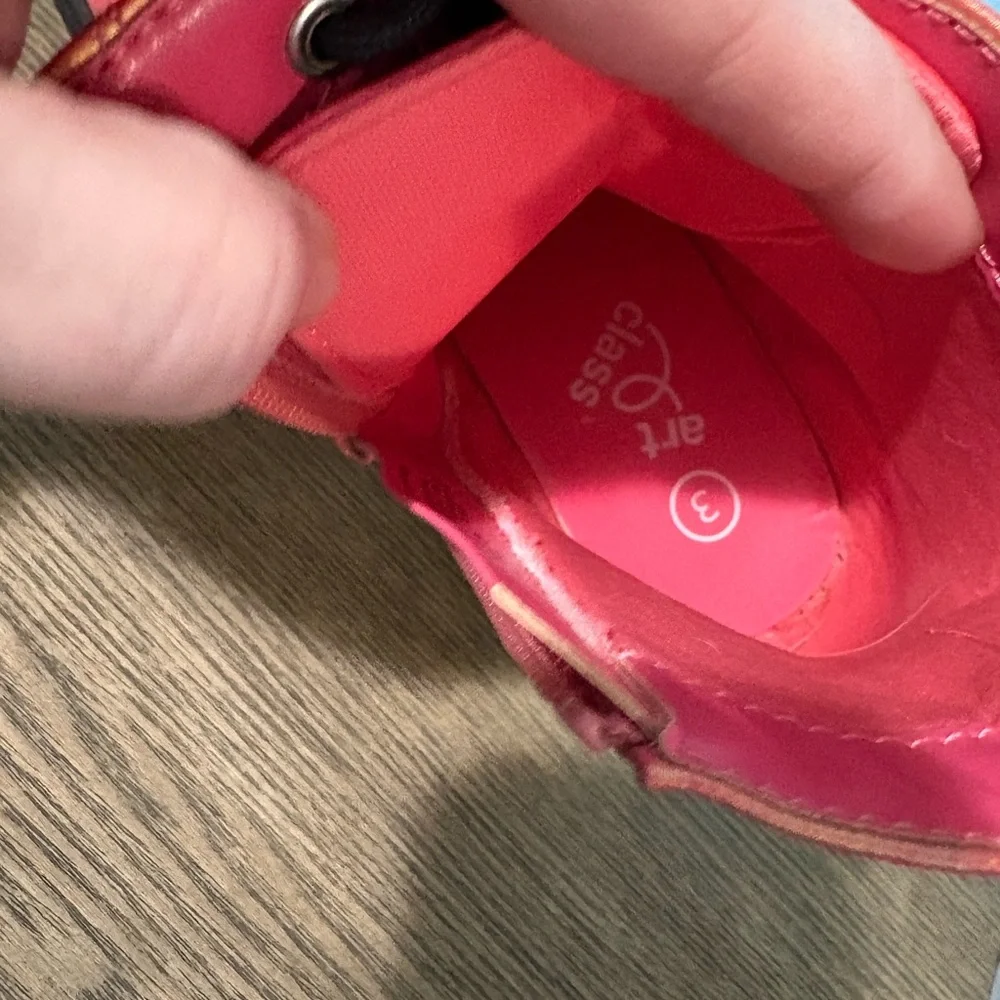 Size 3 EUC Pearlescent Pink Kids Boots - Picture 7 of 7